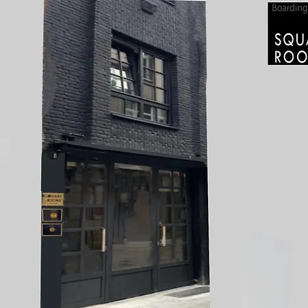 Square 8 Apartment